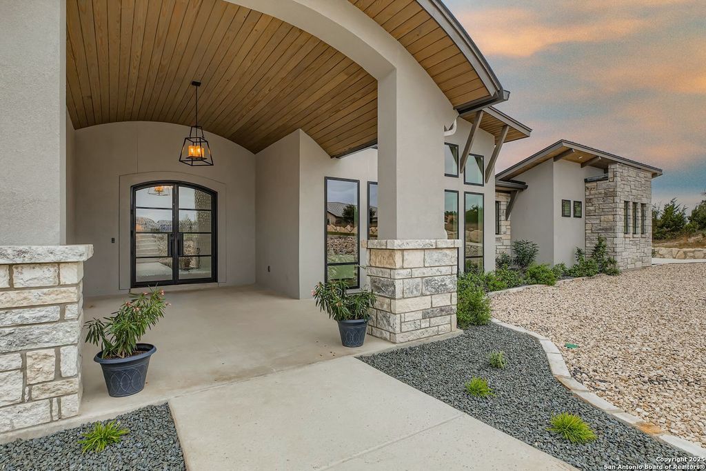 Photo of 23202 Walker Ridge, San Antonio, TX 78255 (MLS # 1823211)