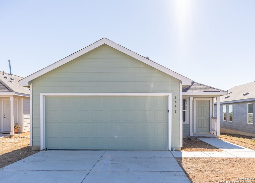 Photo of 1631 Knoll Ridge, New Braunfels, TX 78130 (MLS # 1918662)