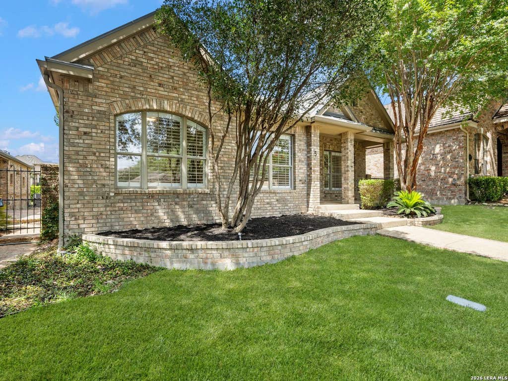 Photo of 5 Burnham Glen, San Antonio, TX 78257 (MLS # 2000604)