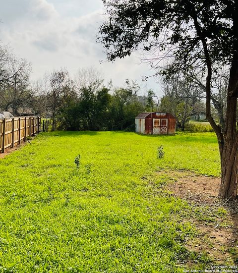 A home in Floresville