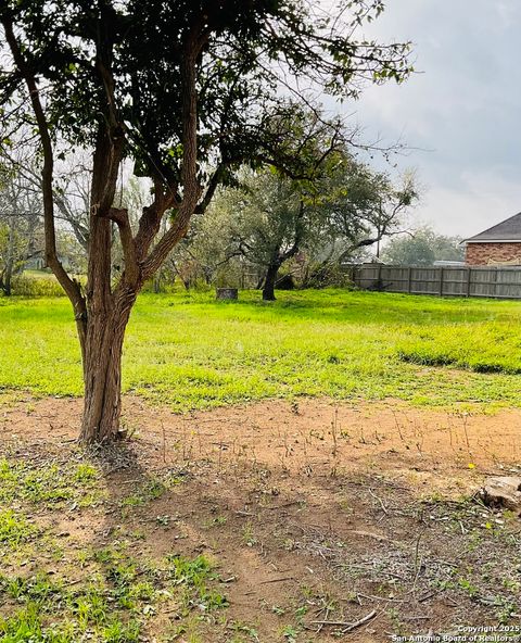 A home in Floresville