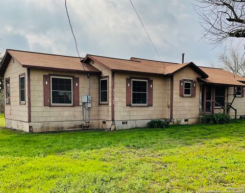 A home in Floresville