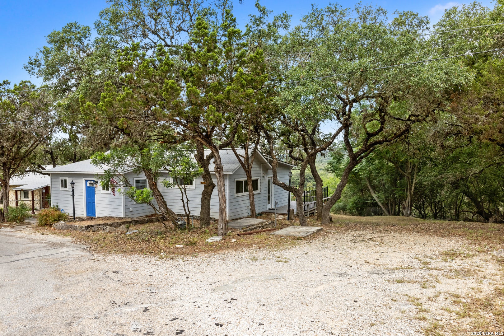 17807 HILLTOP DR