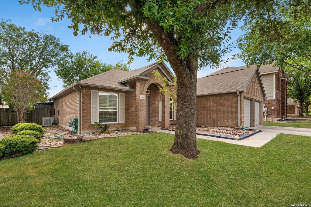 Photo of 6514 FONTANA PT, San Antonio, TX 78240 (MLS # 2019540)