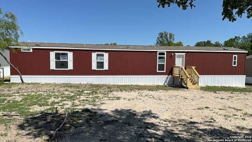 Photo of 224 forest creek, Devine, TX 78016 (MLS # 1909833)