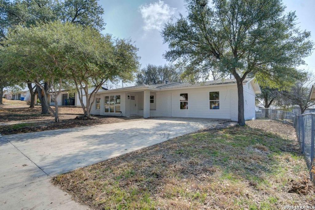 Photo of 322 E Rampart Dr, San Antonio, TX 78216 (MLS # 1944095)