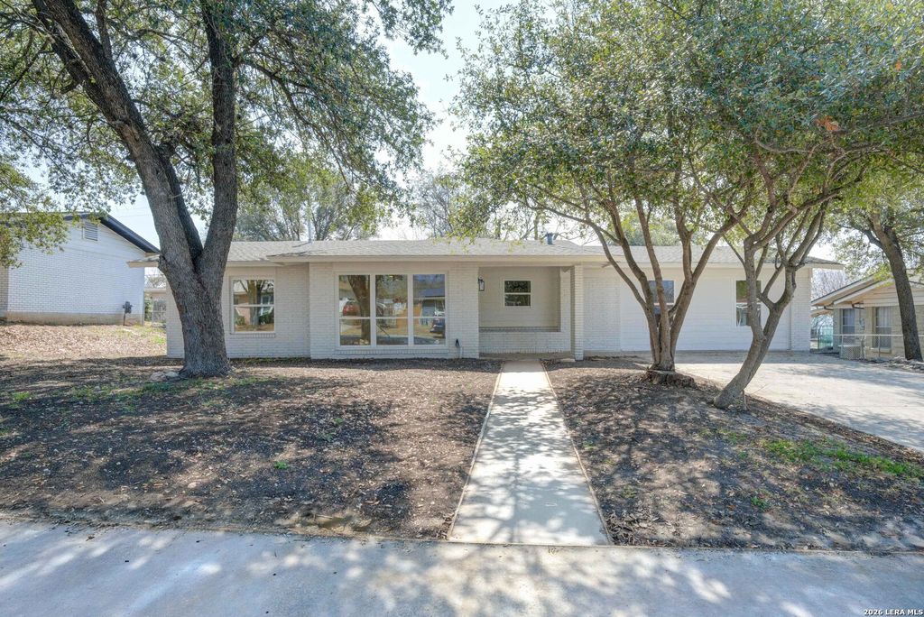 Photo of 322 E Rampart Dr, San Antonio, TX 78216 (MLS # 1944095)