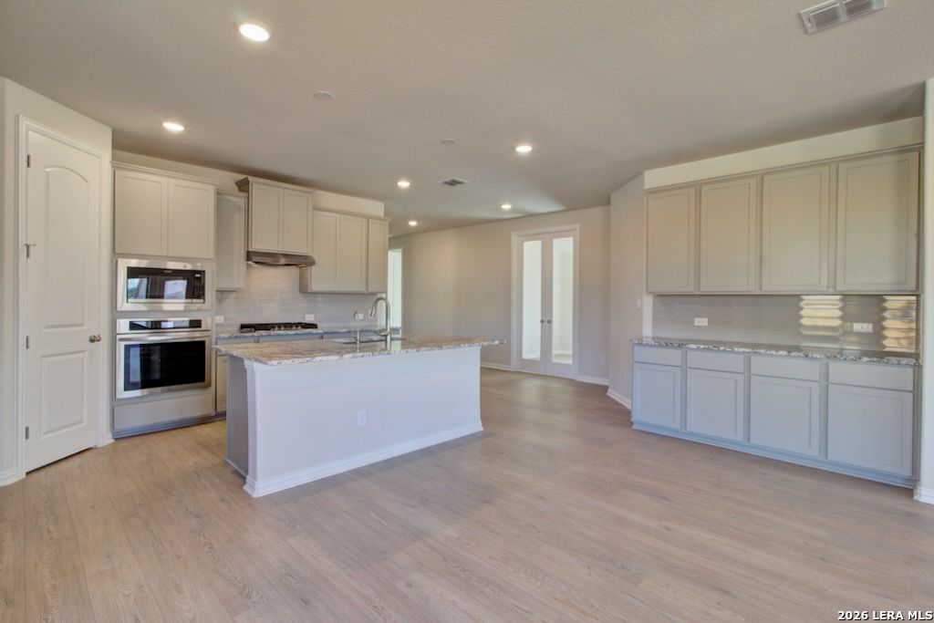 Photo of 927 Creek Bed Drive, New Braunfels, TX 78130 (MLS # 1958256)