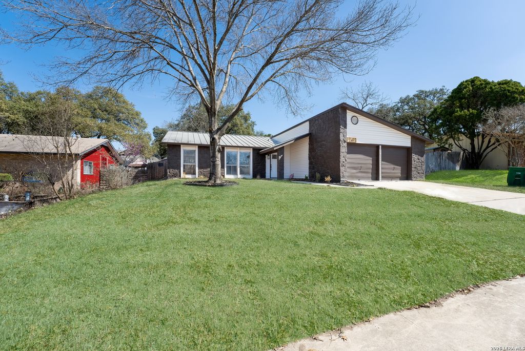 Photo of 12411 Bret Springs, San Antonio, TX 78233 (MLS # 1944405)
