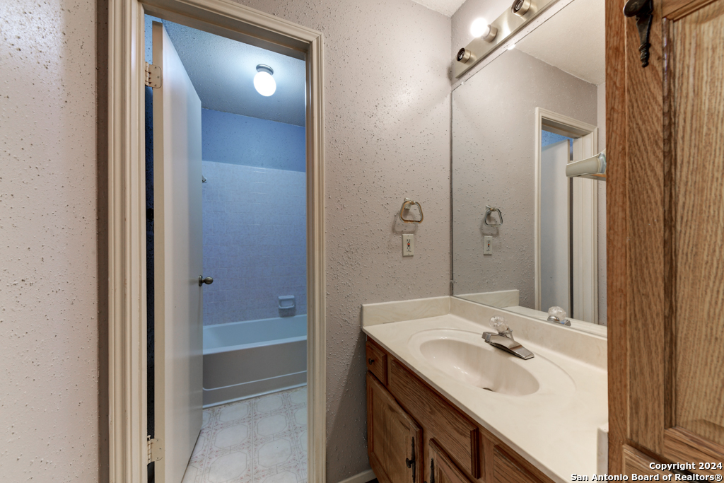 Spring Branch, Texas 78070, United States, 3 Bedrooms Bedrooms, ,2 BathroomsBathrooms,Residential,Pending,30015