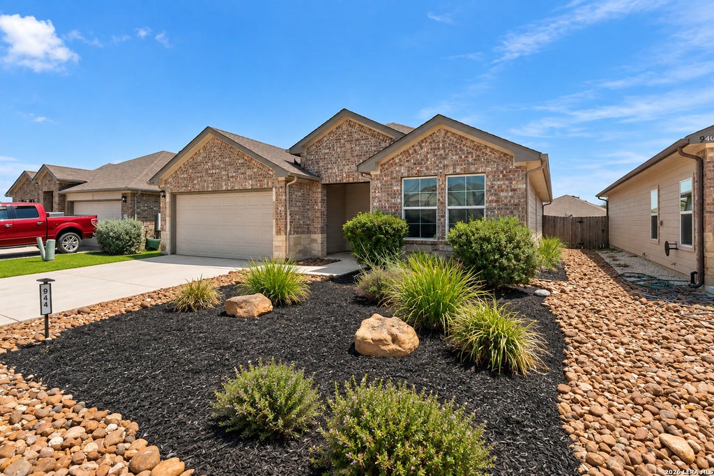 Photo of 944 Chachalaca, Seguin, TX 78155 (MLS # 2012081)