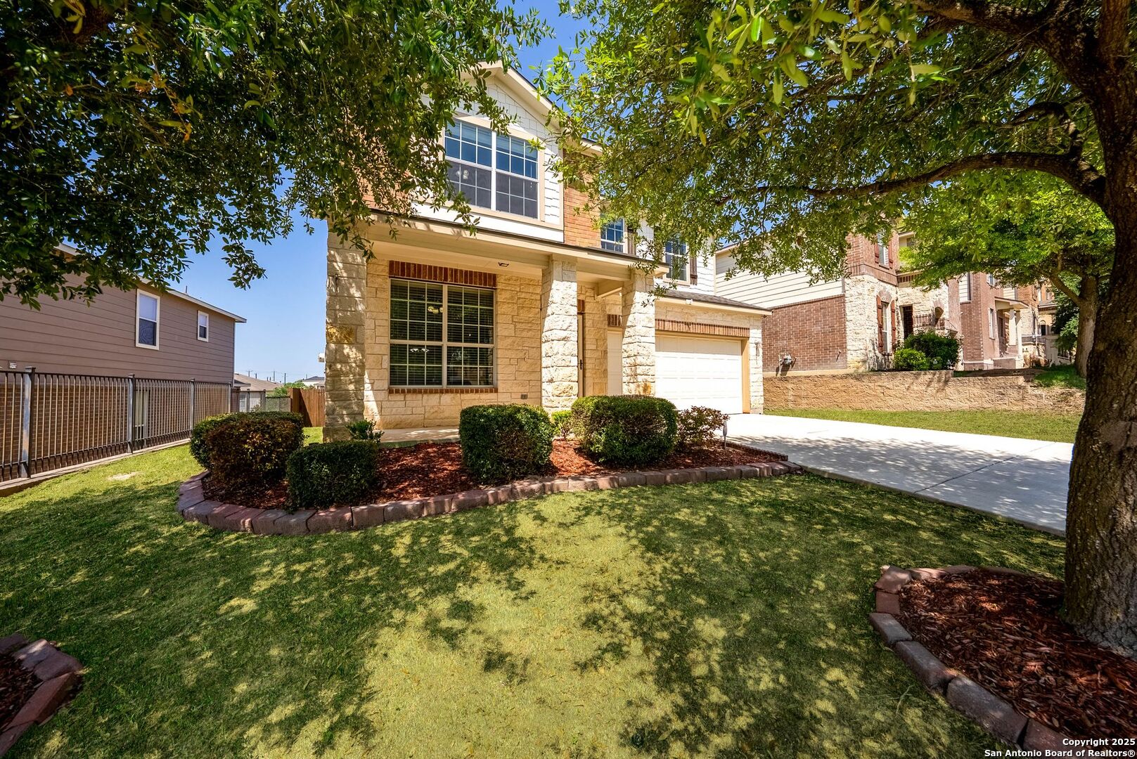 3411 Mentone