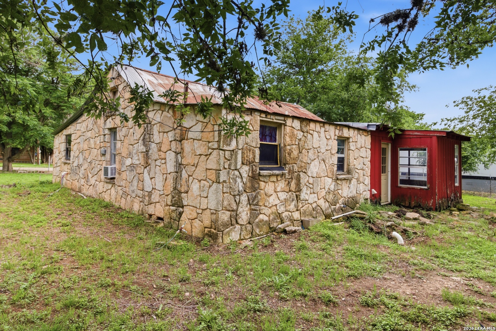 247 Live Oak St