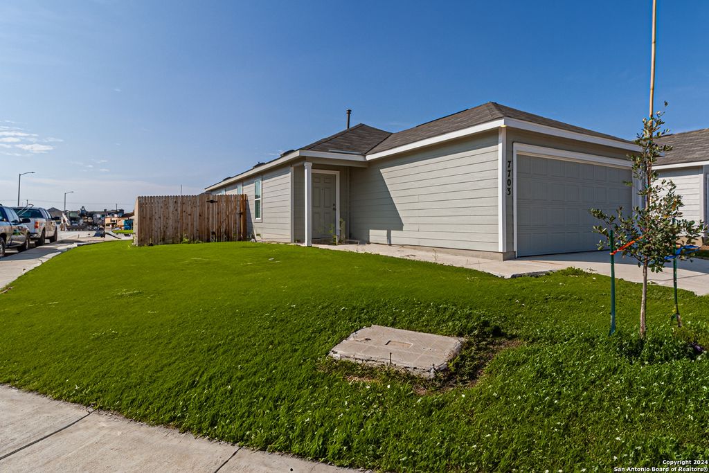 Photo of 7703 Chancery Gate, San Antonio, TX 78253 (MLS # 1932586)