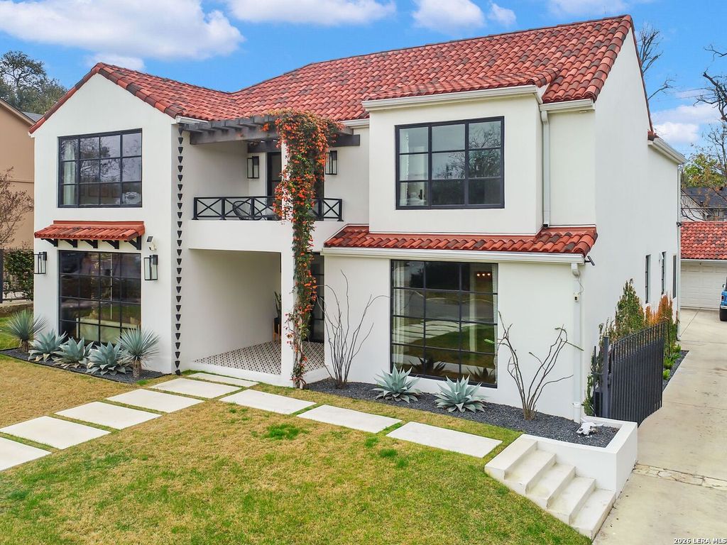 Photo of 116 Canterbury Hill, San Antonio, TX 78209 (MLS # 1931402)