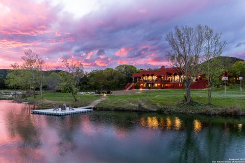 4198 BEAR SPRINGS RD Pipe Creek TX 78063