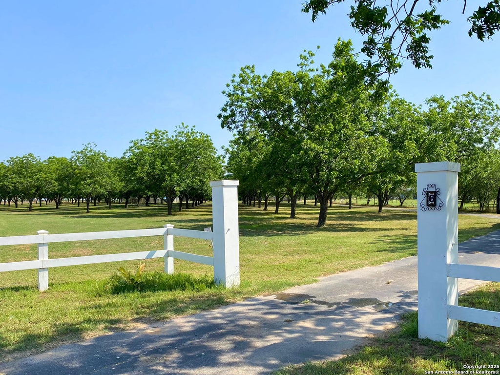 Photo of 6 Collins Hill Rd, Lytle, TX 78052 (MLS # 1866383)