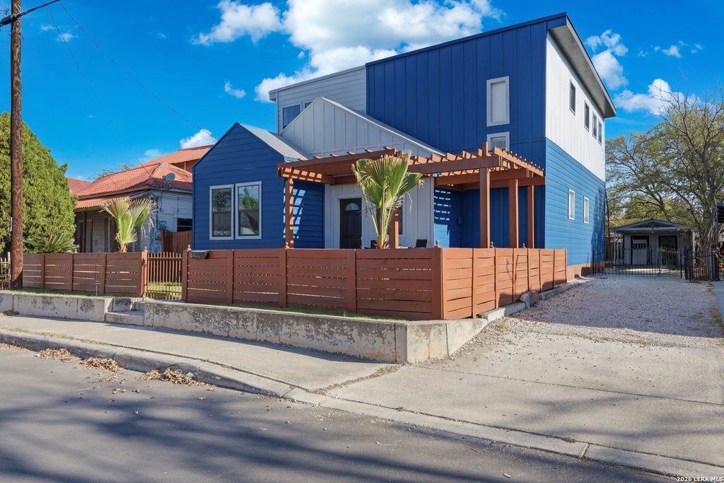 Photo of 131 REHMANN ST, San Antonio, TX 78204 (MLS # 2015639)