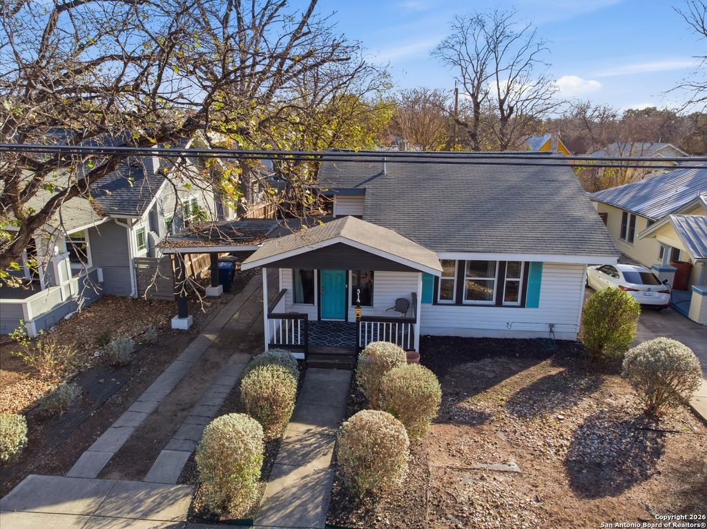 Photo of 314 Queen Anne Ct, San Antonio, TX 78209 (MLS # 1934346)