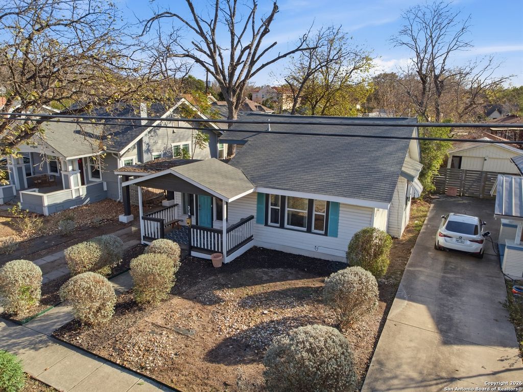 Photo of 314 Queen Anne Ct, San Antonio, TX 78209 (MLS # 1934346)