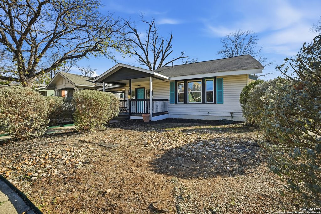 Photo of 314 Queen Anne Ct, San Antonio, TX 78209 (MLS # 1934346)