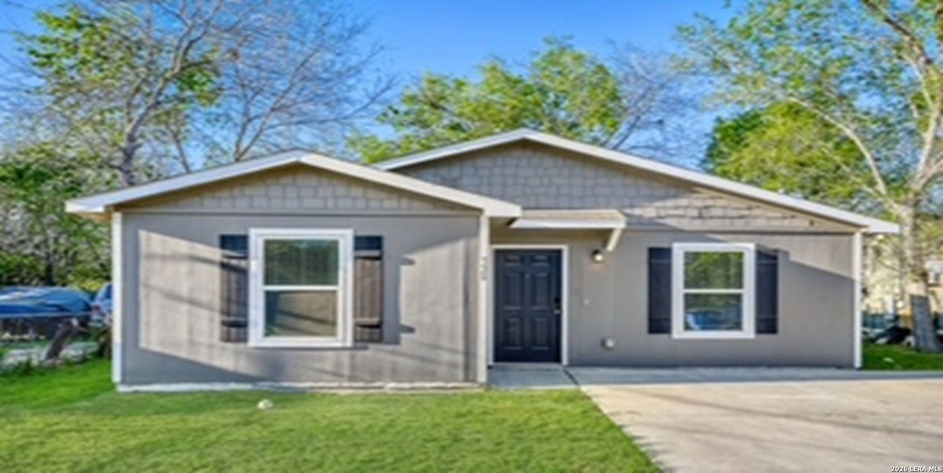 Photo 1 of 12 — 528 E NEW BRAUNFELS ST, Seguin, TX 78155
