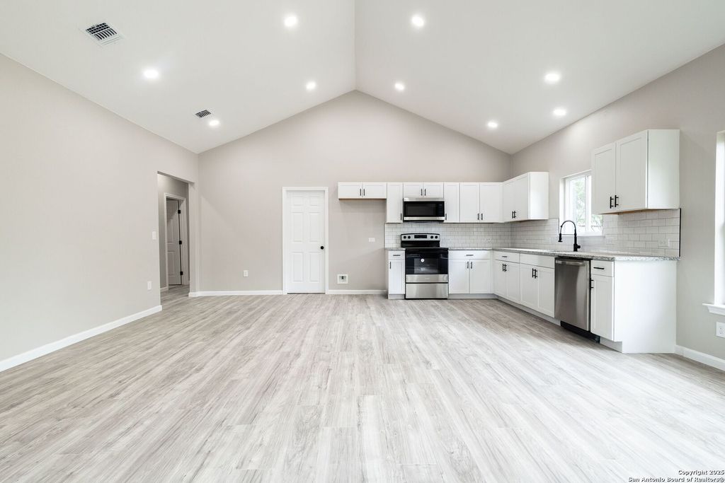 Photo of 908 Plum, Floresville, TX 78114 (MLS # 1861601)