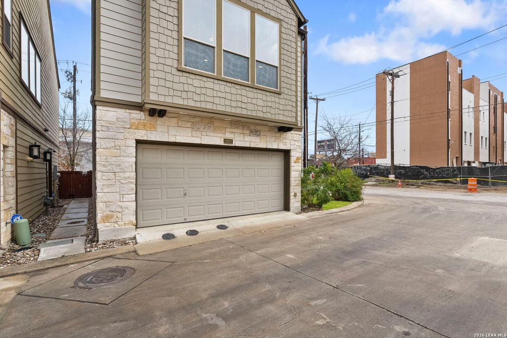 Photo of 2003 McCullough, San Antonio, TX 78212 (MLS # 1936493)