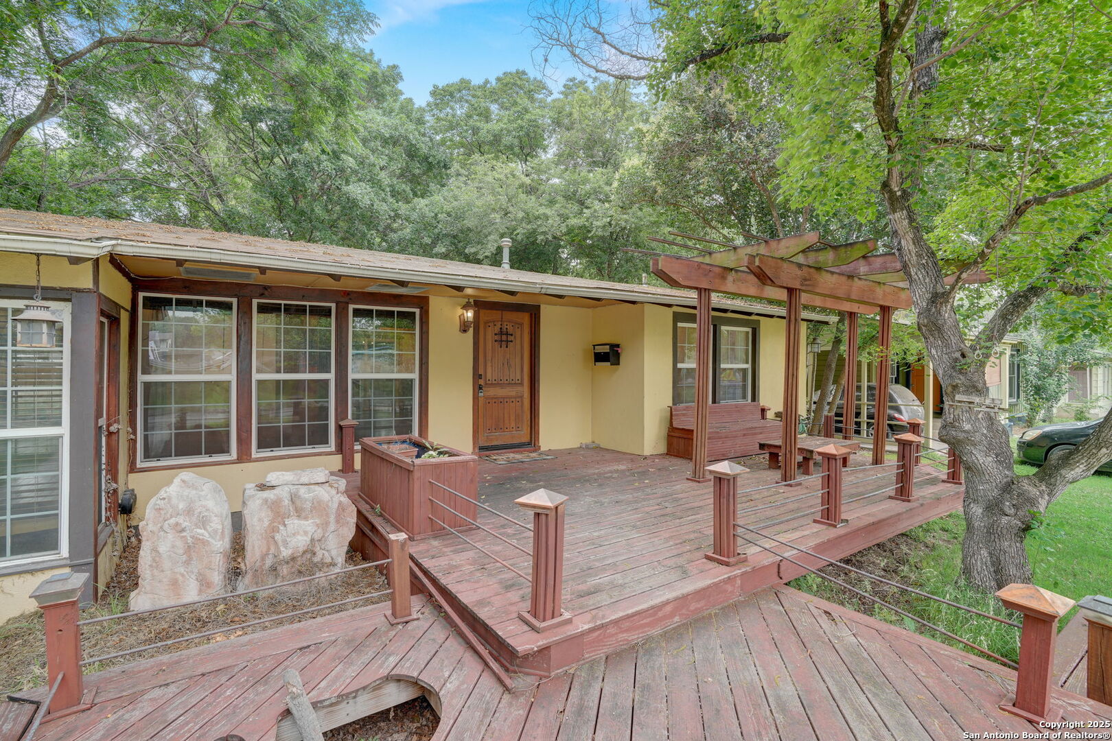 439 Devonshire Dr