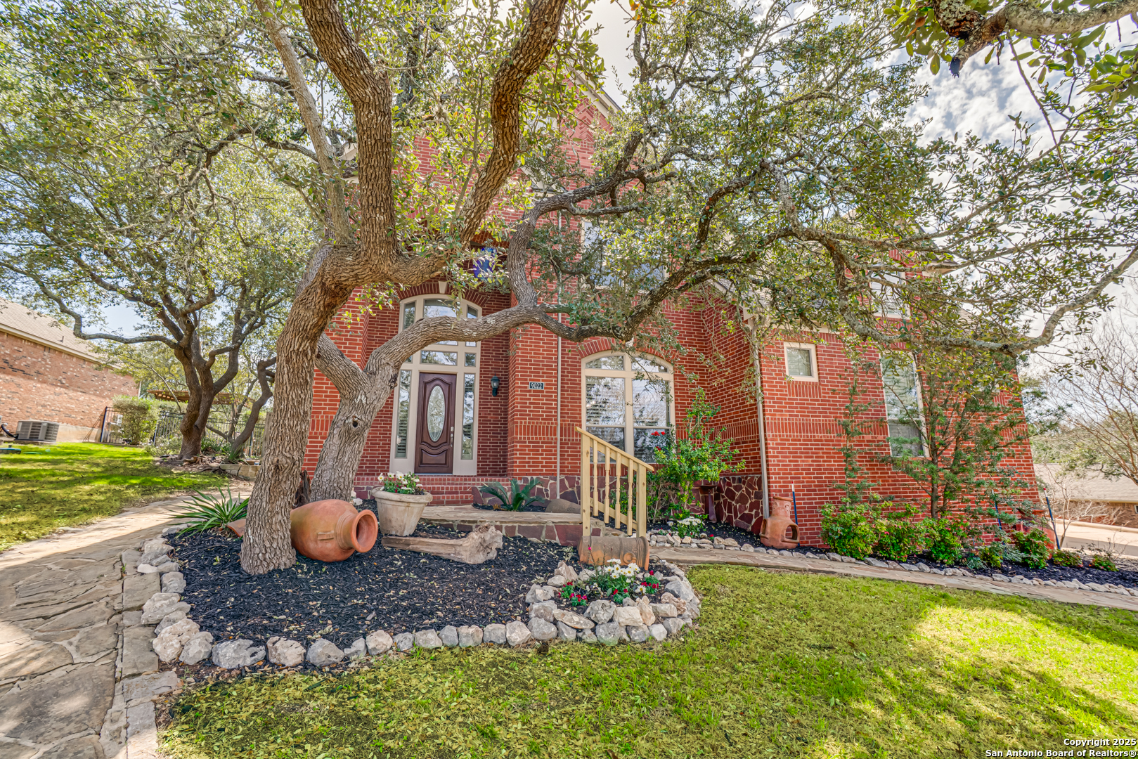 9022 Woodland