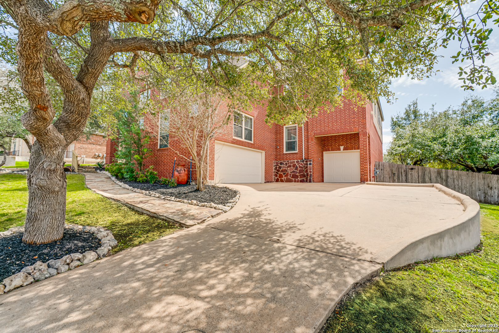9022 Woodland
