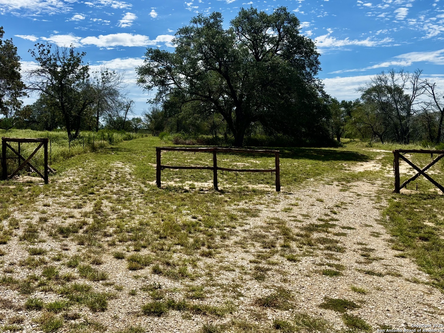 Photo 1 of 32 — 0 CR 781, Natalia, TX 78059