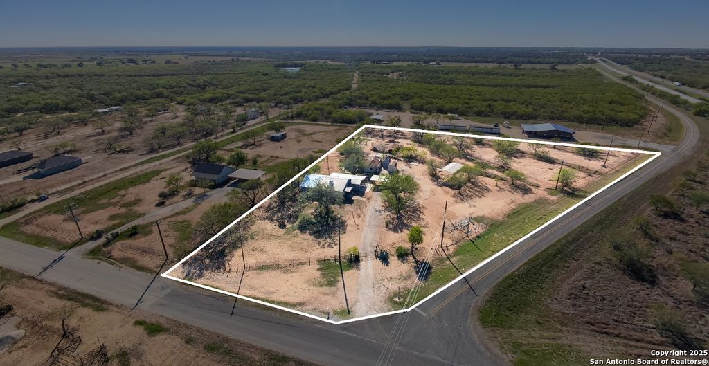 Photo of 1510 Corgey, Pleasanton, TX 78064 (MLS # 1929535)