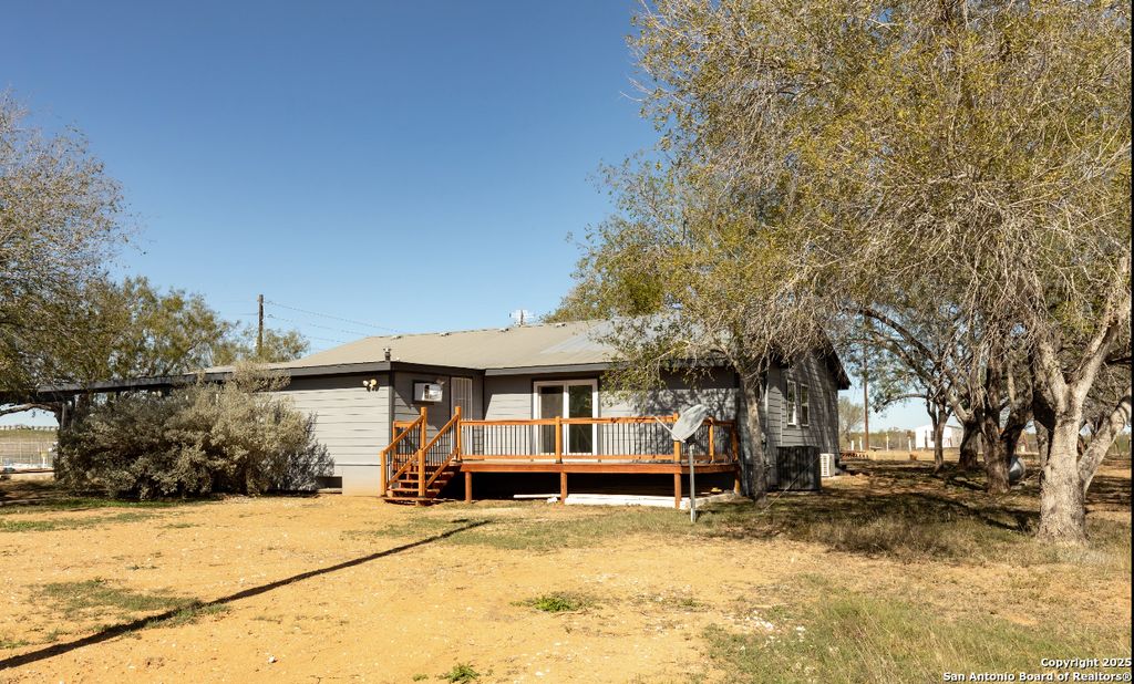 Photo of 1510 Corgey, Pleasanton, TX 78064 (MLS # 1929535)