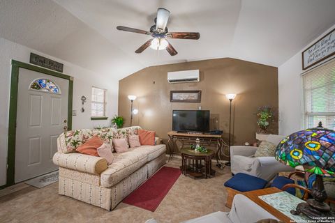Tiny photo for 606 S San Horacio Ave, San Antonio, TX 78237 (MLS # 1899024)