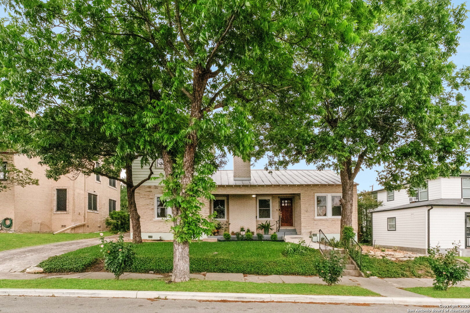 520 Pershing Ave