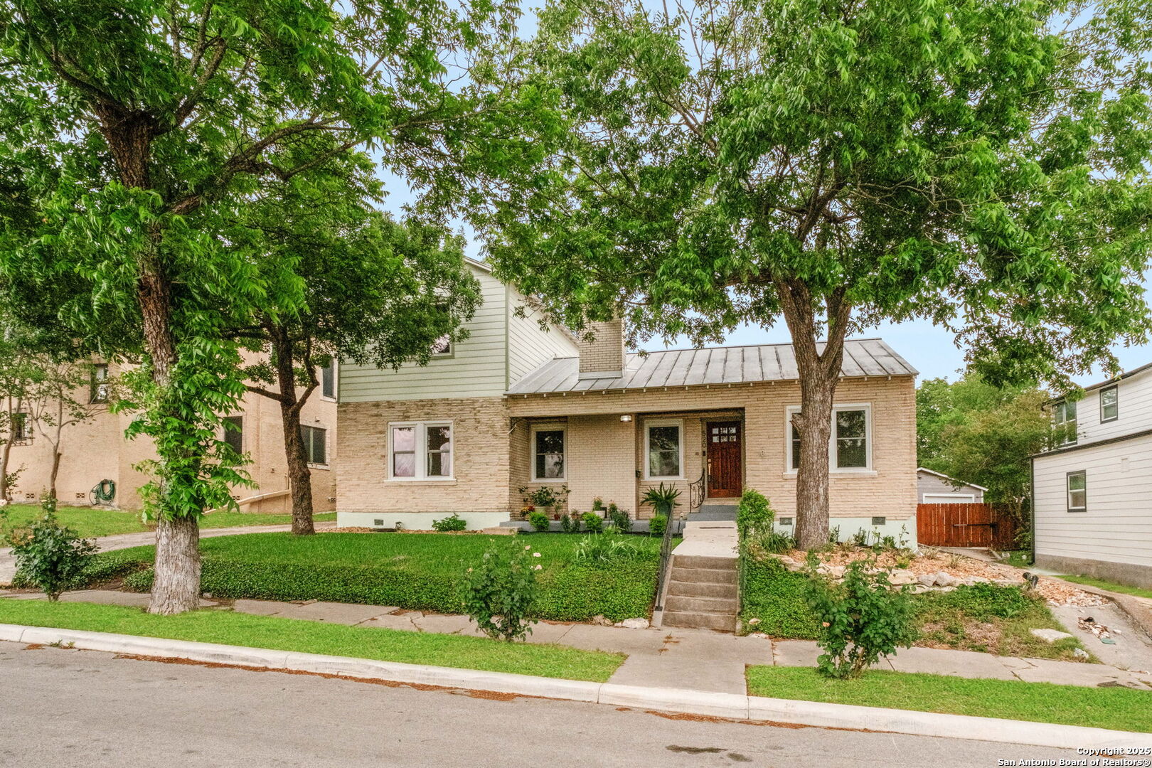520 Pershing Ave