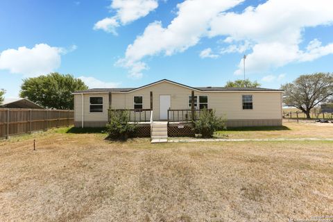 610 Moss Point Poth TX 78147