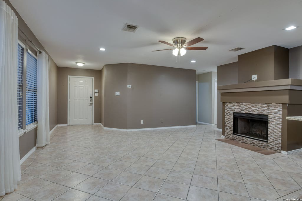 Photo of 8335 BENT MEADOW DR, Converse, TX 78109 (MLS # 1959931)