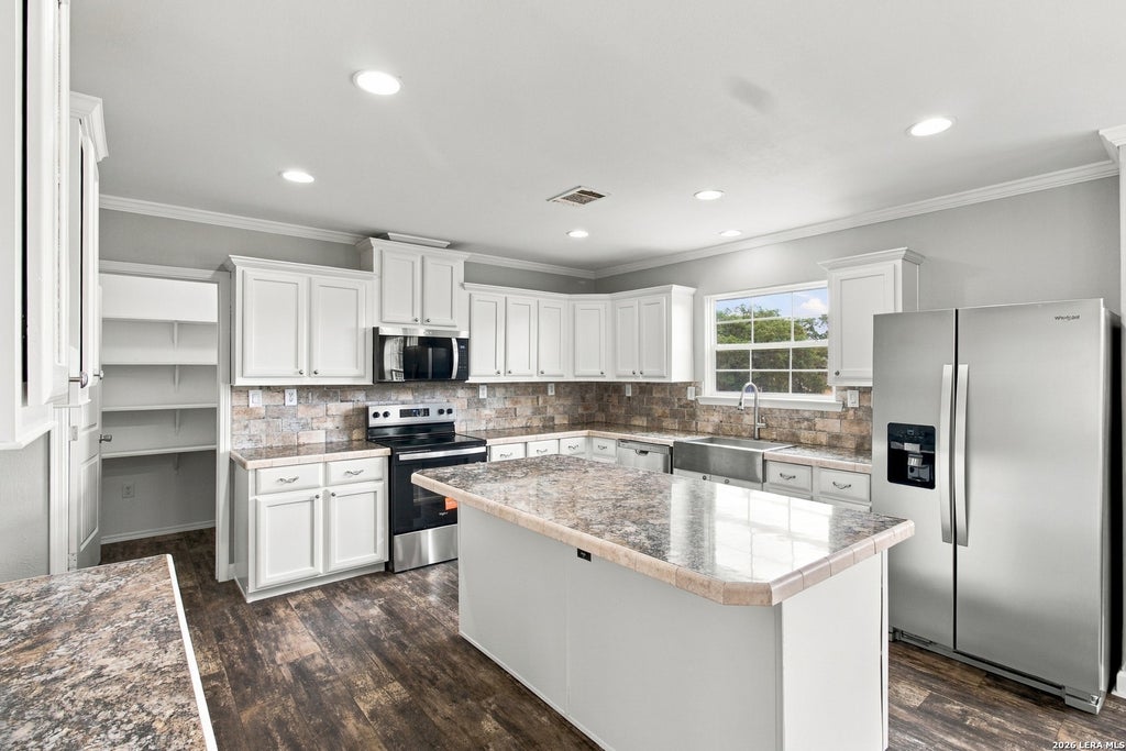 Photo of 2189 HICKORY FORREST DR, Seguin, TX 78155 (MLS # 2018612)
