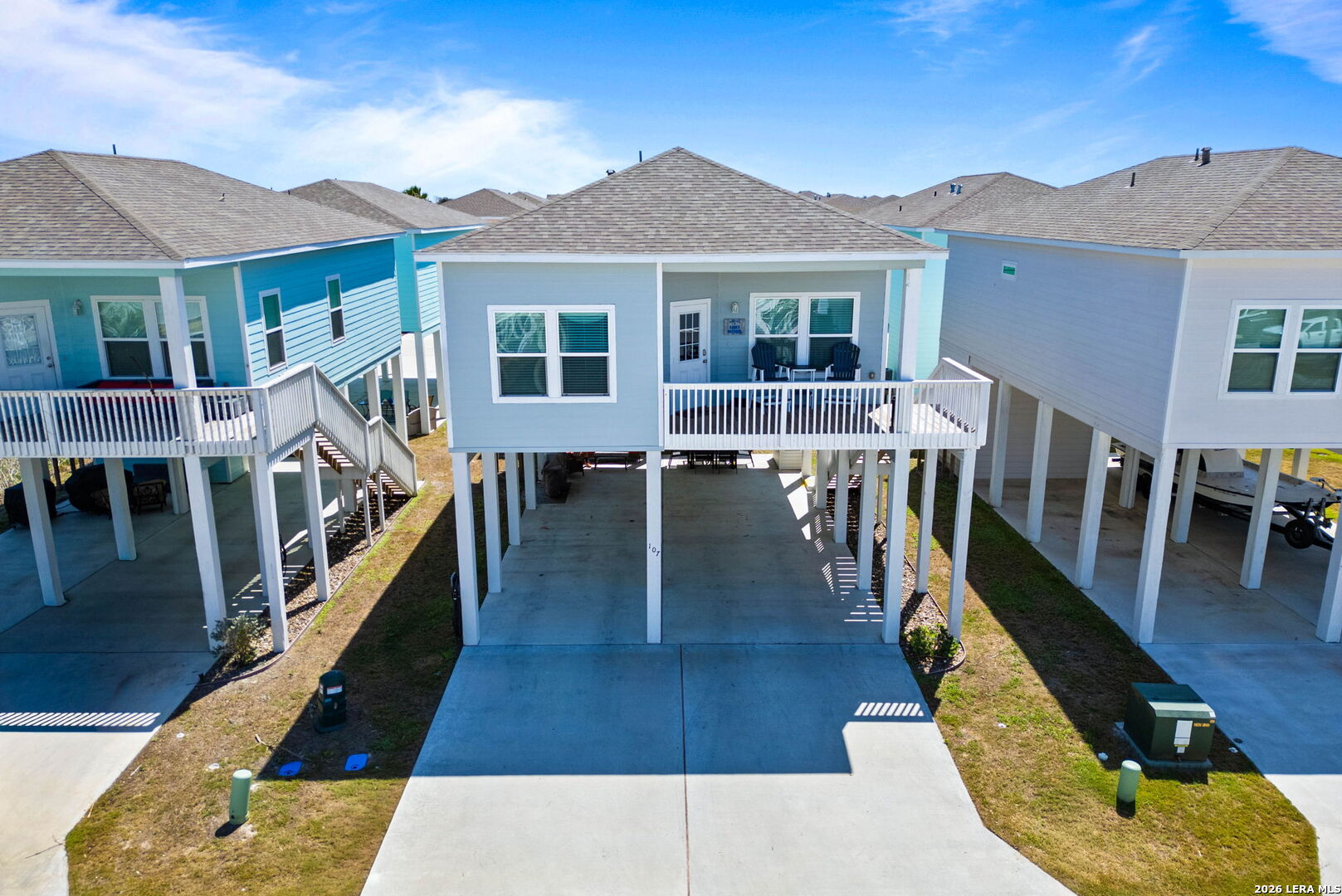 Photo 1 of 20 — 107 Caledonia Dr, Rockport, TX 78382