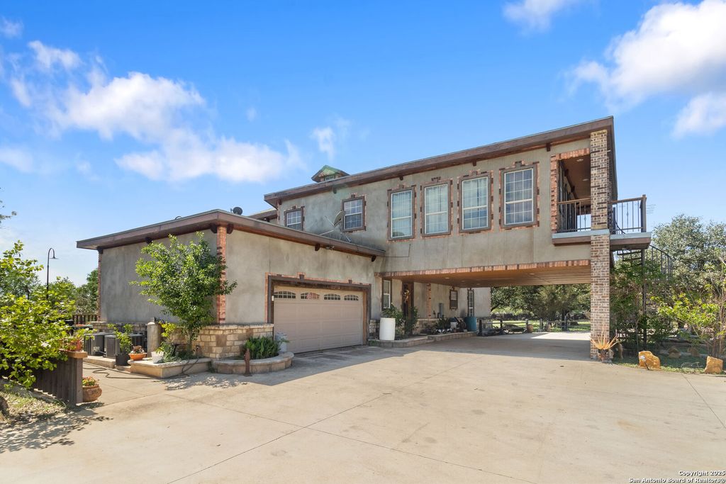 Photo of 19590 LEAL RD, San Antonio, TX 78221 (MLS # 1857974)