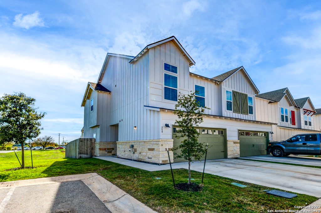 Photo of 240 SAPPHIRE 402 #402, New Braunfels, TX 78130 (MLS # 1944516)