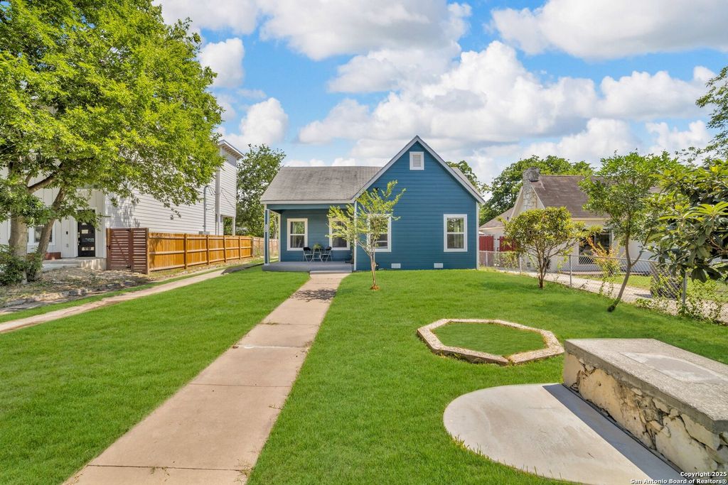 Photo of 1410 Hicks avenue, San Antonio, TX 78210 (MLS # 1875408)