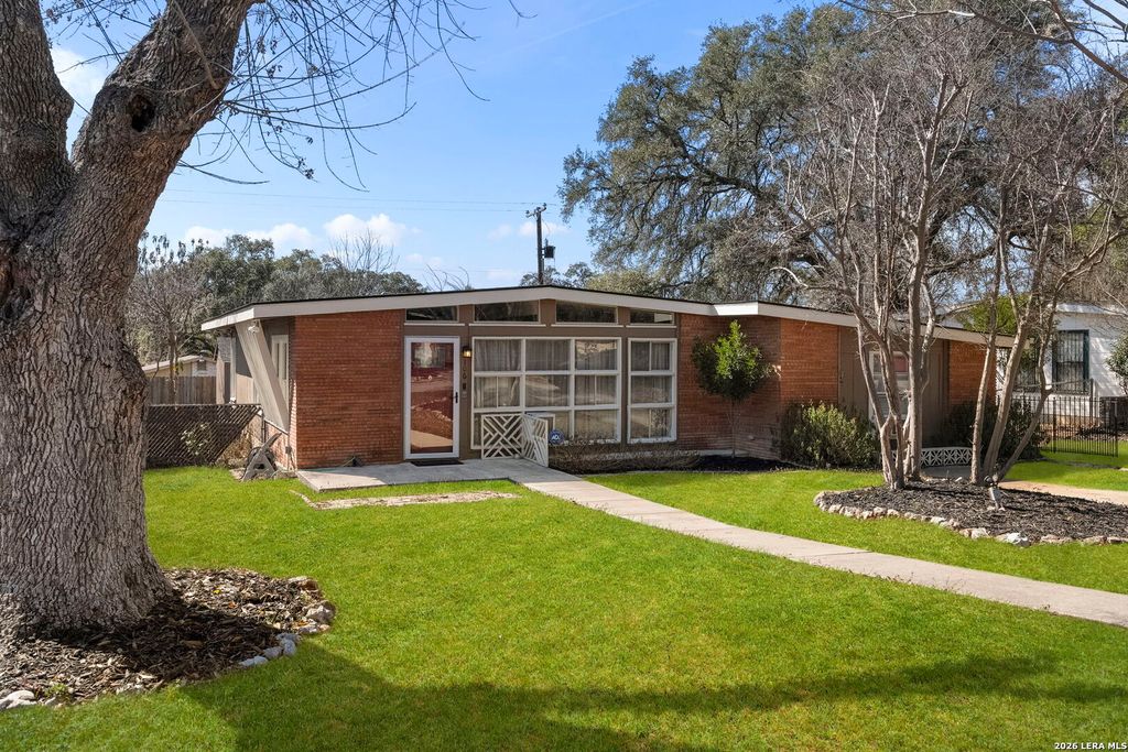 Photo of 106 Bella Vista Drive, San Antonio, TX 78228 (MLS # 1937722)