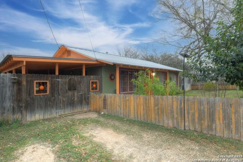 A home in Bandera