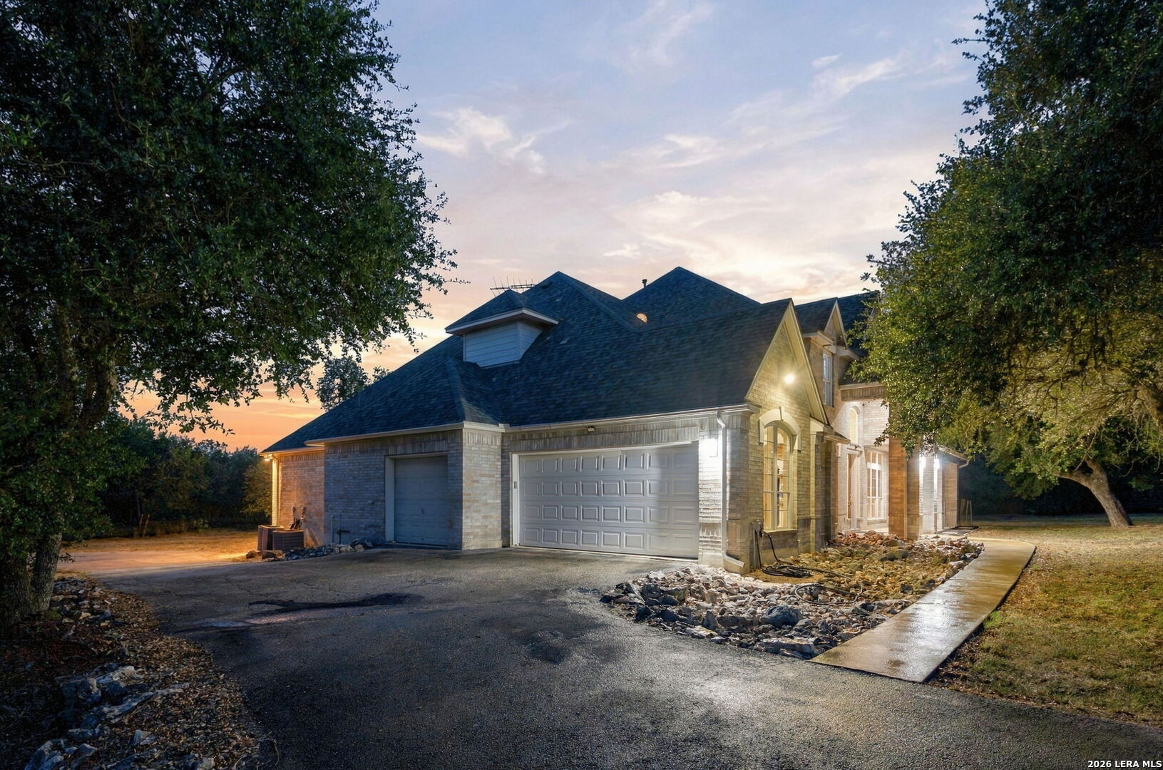 289 LONE CREEK CIR