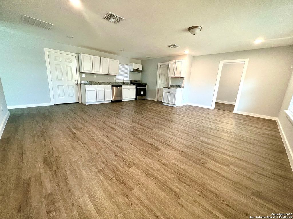 Photo of 7042 BUTTERFIELD, San Antonio, TX 78227 (MLS # 1898271)