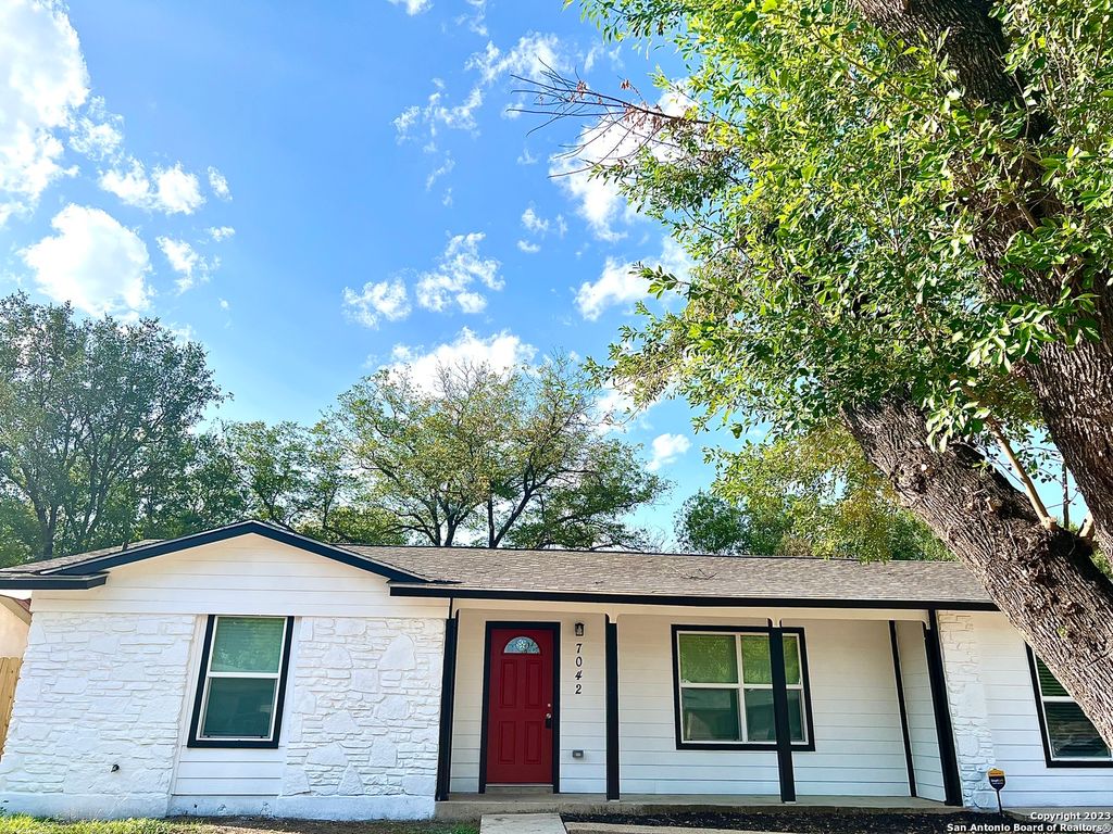 Photo of 7042 BUTTERFIELD, San Antonio, TX 78227 (MLS # 1898271)