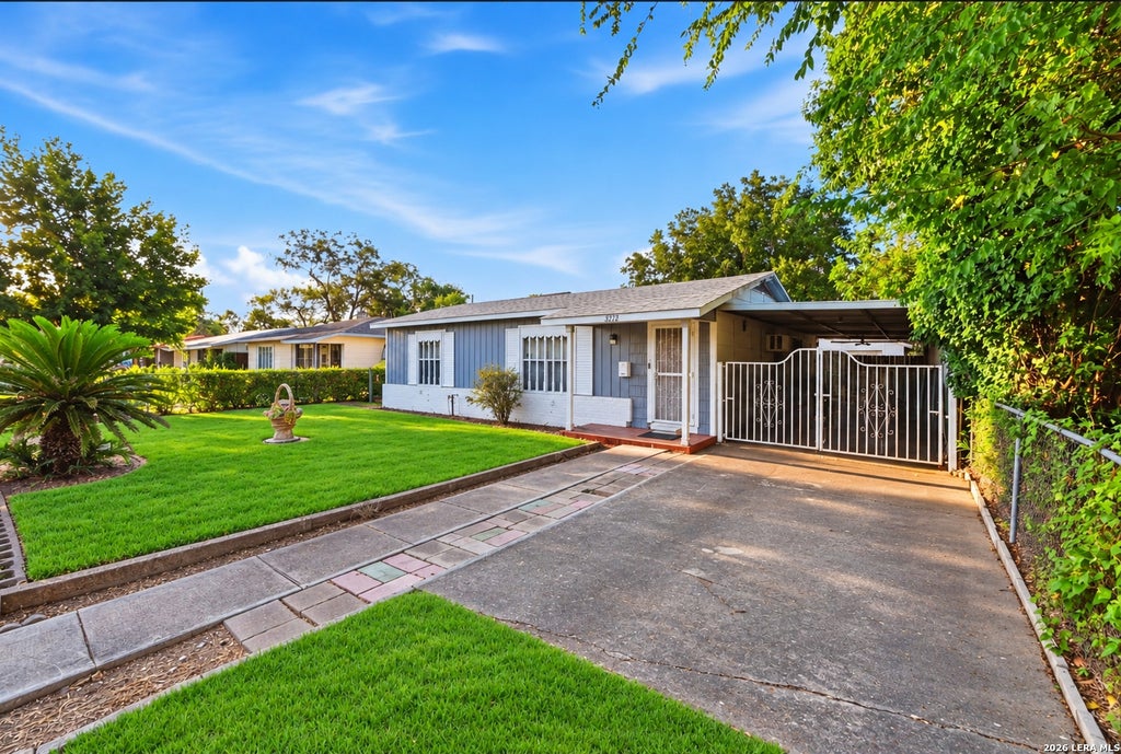 Photo of 1022 CERALVO ST, San Antonio, TX 78207 (MLS # 2017329)
